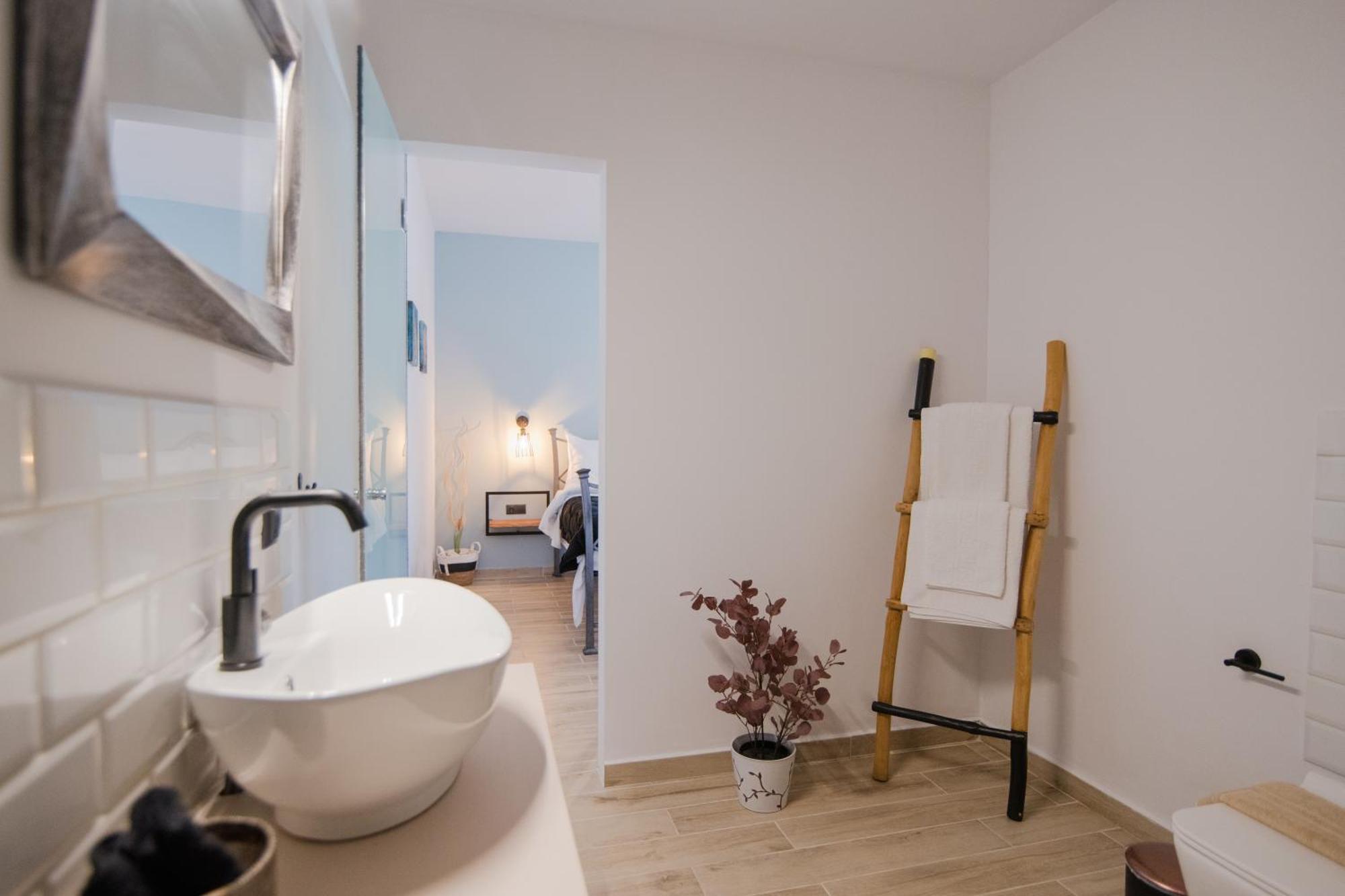 Armoniahousesuites Peritheia Exterior foto